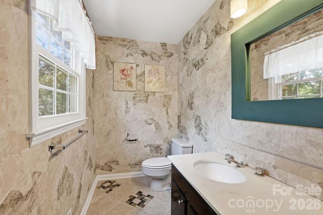 7419 Meadowdale Lane, Charlotte, NC 28212
