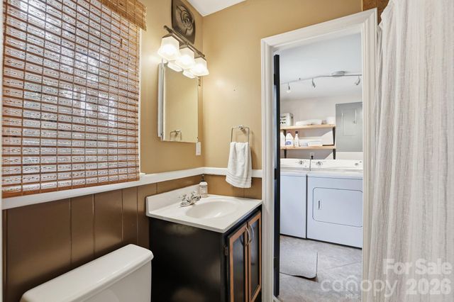 7419 Meadowdale Lane, Charlotte, NC 28212