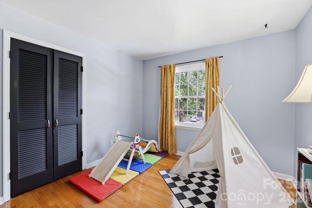 7419 Meadowdale Lane, Charlotte, NC 28212
