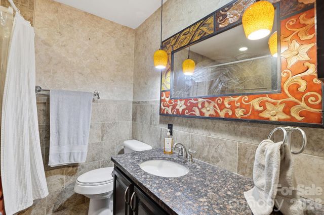 7419 Meadowdale Lane, Charlotte, NC 28212