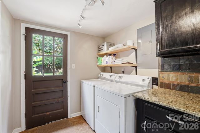 7419 Meadowdale Lane, Charlotte, NC 28212