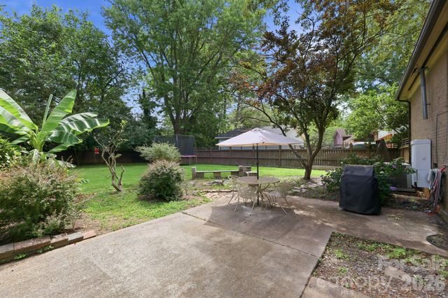 7419 Meadowdale Lane, Charlotte, NC 28212