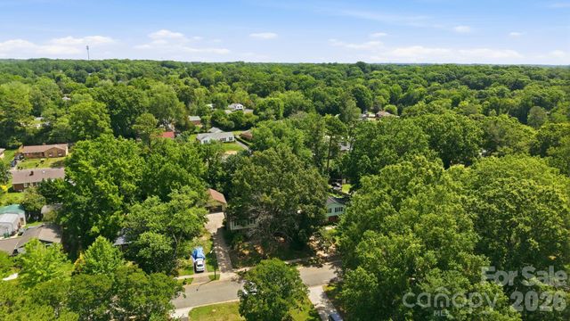 7419 Meadowdale Lane, Charlotte, NC 28212