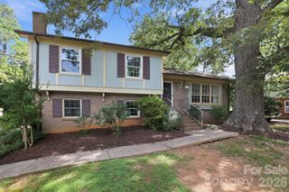 7419 Meadowdale Lane, Charlotte, NC 28212
