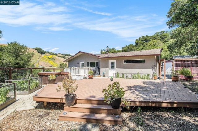 5745 Alhambra Valley Rd, Martinez, CA 94553