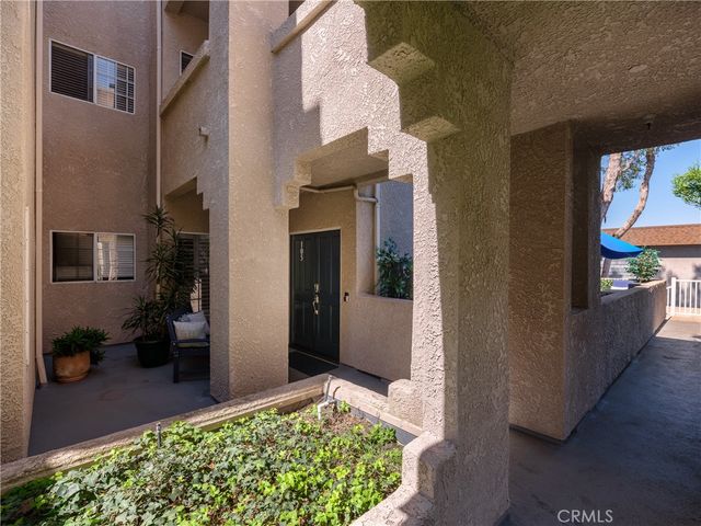 4591 Warner Ave. 105, Huntington Beach, CA 92649