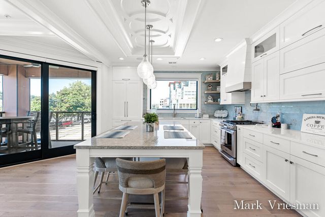 218 S Harbor 201, Grand Haven City, MI 49417