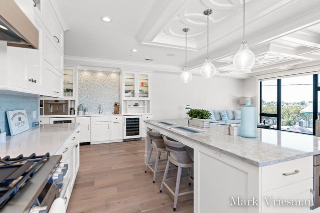 218 S Harbor 201, Grand Haven City, MI 49417