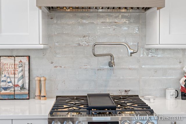 218 S Harbor 201, Grand Haven City, MI 49417