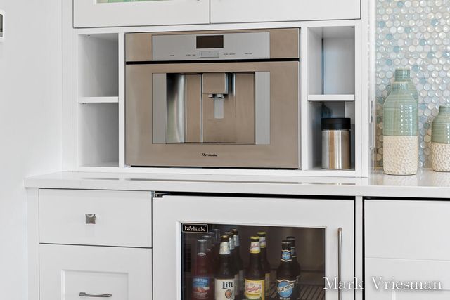 218 S Harbor 201, Grand Haven City, MI 49417