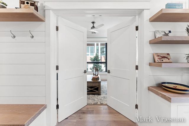 218 S Harbor 201, Grand Haven City, MI 49417