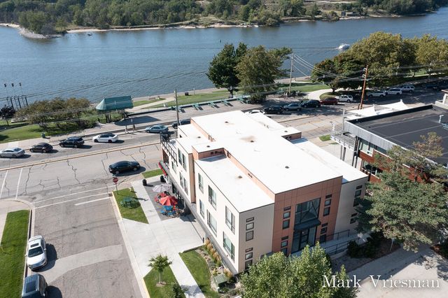 218 S Harbor 201, Grand Haven City, MI 49417