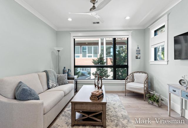 218 S Harbor 201, Grand Haven City, MI 49417