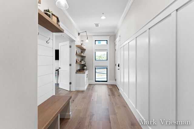 218 S Harbor 201, Grand Haven City, MI 49417