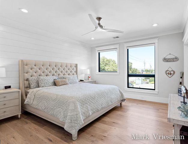 218 S Harbor 201, Grand Haven City, MI 49417