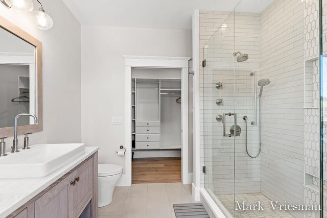 218 S Harbor 201, Grand Haven City, MI 49417