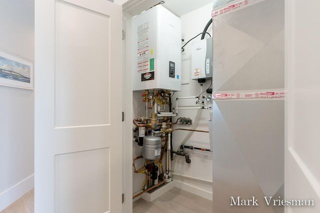 218 S Harbor 201, Grand Haven City, MI 49417