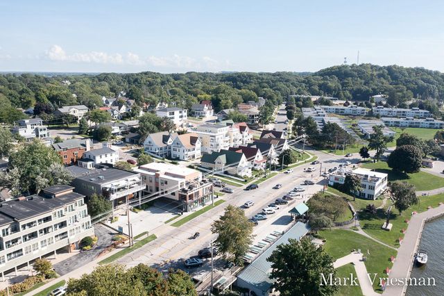 218 S Harbor 201, Grand Haven City, MI 49417