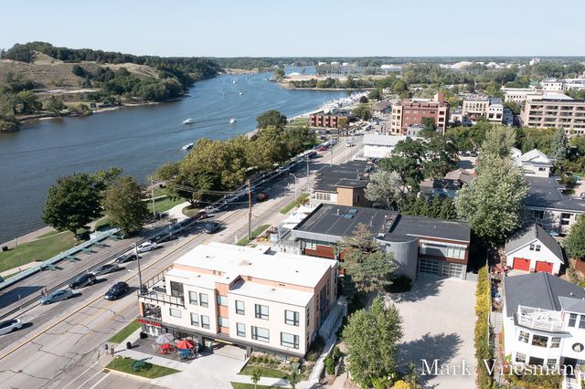218 S Harbor 201, Grand Haven City, MI 49417