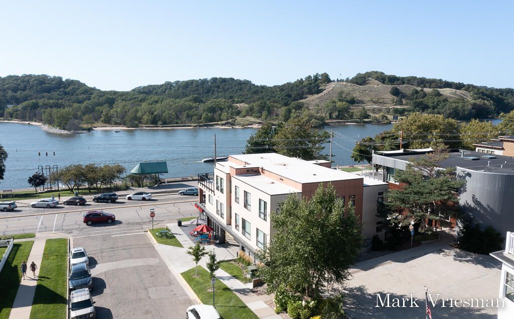 218 S Harbor 201, Grand Haven City, MI 49417