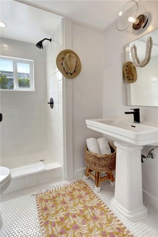 265 Mayflower, Newport Beach, CA 92660