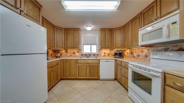 3033 Bounty LN, St. James City, FL 33956