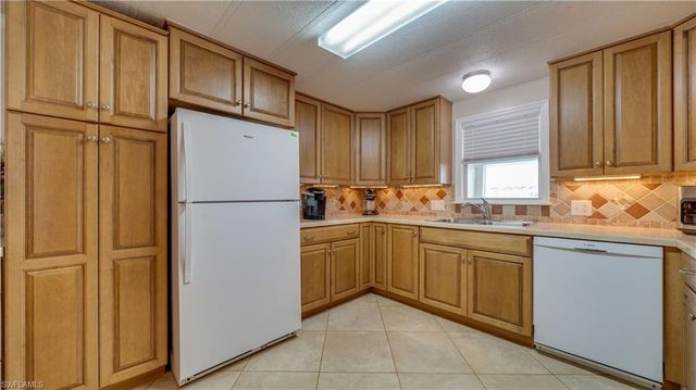 3033 Bounty LN, St. James City, FL 33956