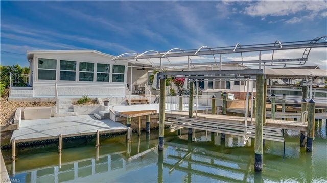 3033 Bounty LN, St. James City, FL 33956