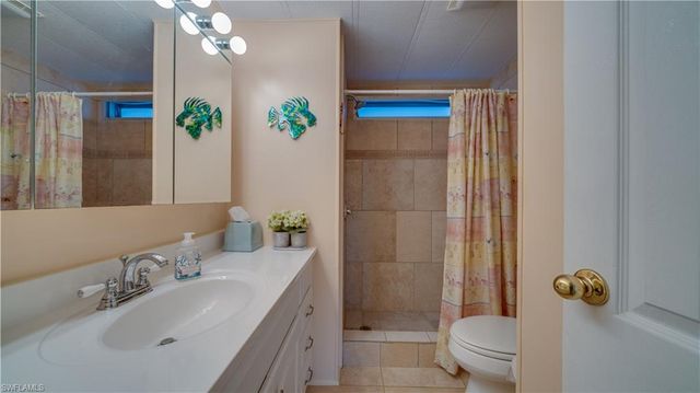 3033 Bounty LN, St. James City, FL 33956