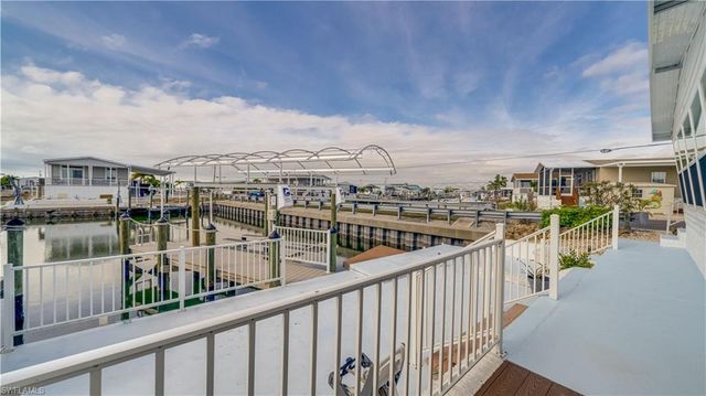 3033 Bounty LN, St. James City, FL 33956