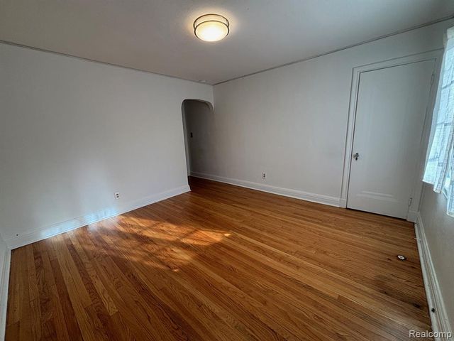 21440 Lathrup Street, Southfield, MI 48075