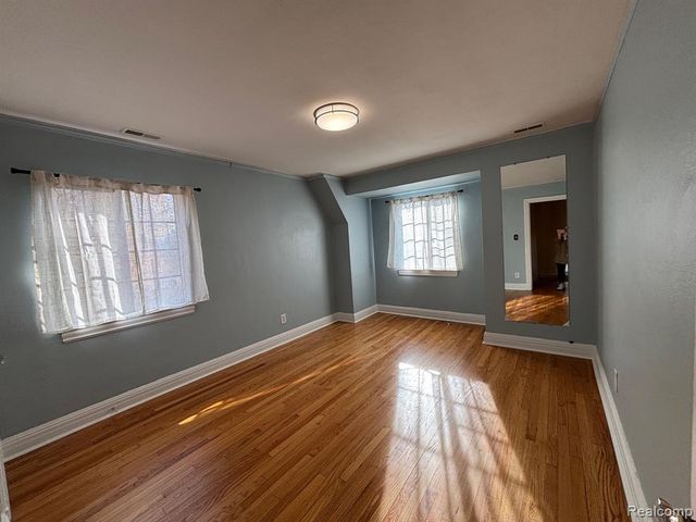 21440 Lathrup Street, Southfield, MI 48075