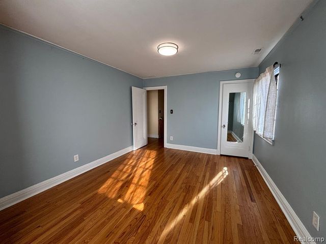 21440 Lathrup Street, Southfield, MI 48075