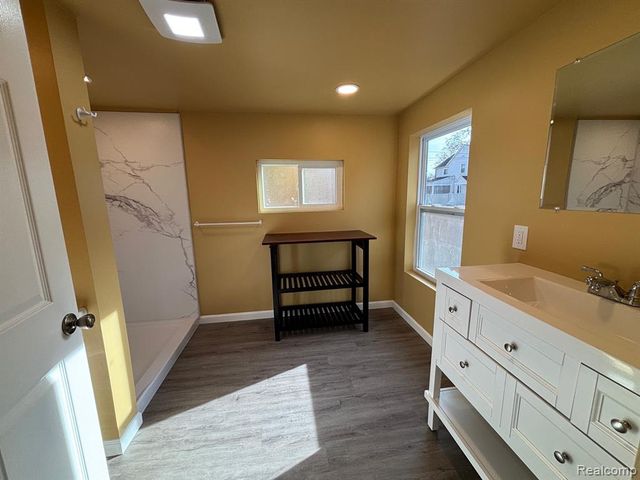 21440 Lathrup Street, Southfield, MI 48075