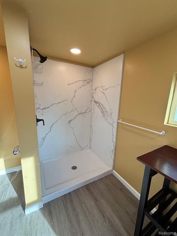 21440 Lathrup Street, Southfield, MI 48075