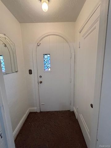 21440 Lathrup Street, Southfield, MI 48075