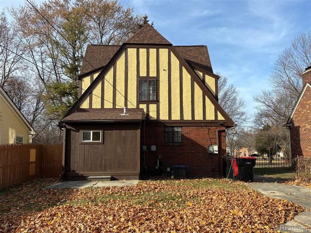 21440 Lathrup Street, Southfield, MI 48075