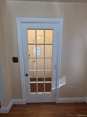 21440 Lathrup Street, Southfield, MI 48075