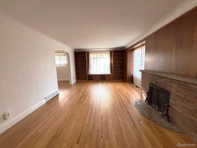 21440 Lathrup Street, Southfield, MI 48075