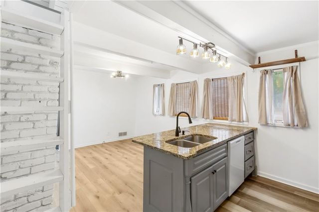 264 Jones Drive, Roswell, GA 30075