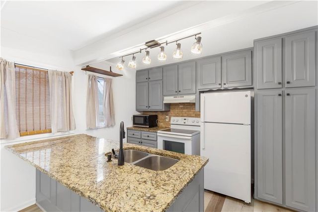 264 Jones Drive, Roswell, GA 30075