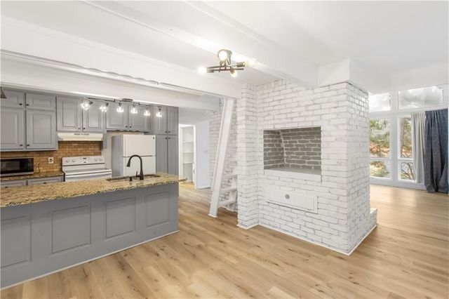 264 Jones Drive, Roswell, GA 30075