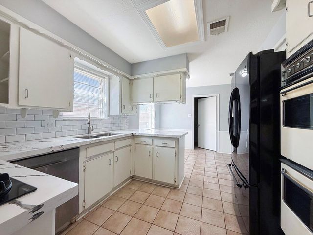 9206 Sharpview Drive, Houston, TX 77036