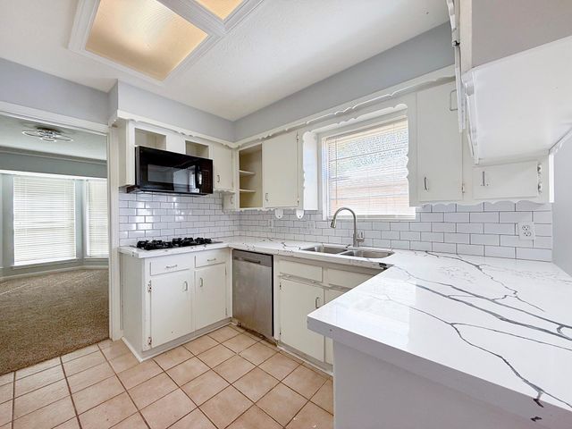 9206 Sharpview Drive, Houston, TX 77036