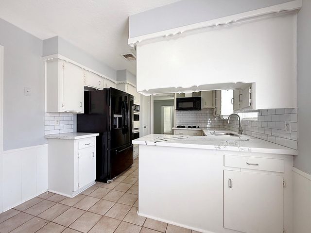 9206 Sharpview Drive, Houston, TX 77036