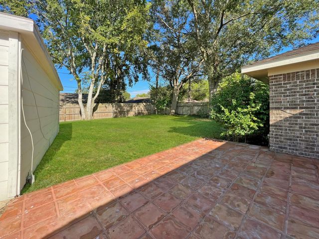 9206 Sharpview Drive, Houston, TX 77036