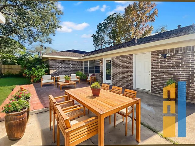 9206 Sharpview Drive, Houston, TX 77036