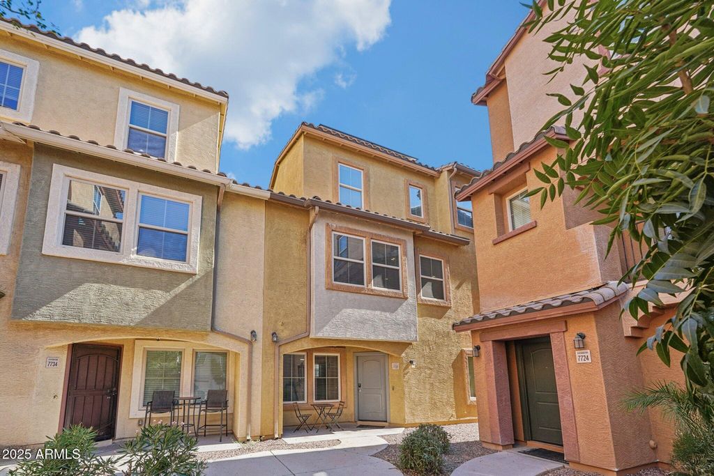 7722 W PIPESTONE Place, Phoenix, AZ 85035