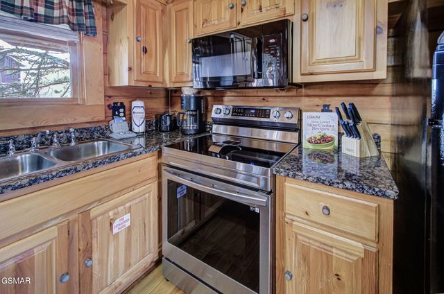 1528 Rainbow Ridge Way, Sevierville, TN 37862