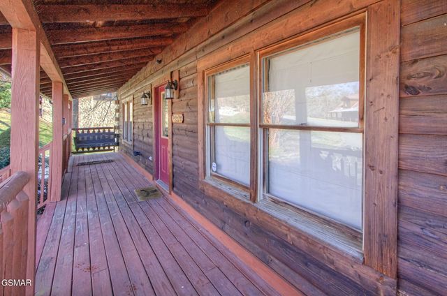 1528 Rainbow Ridge Way, Sevierville, TN 37862